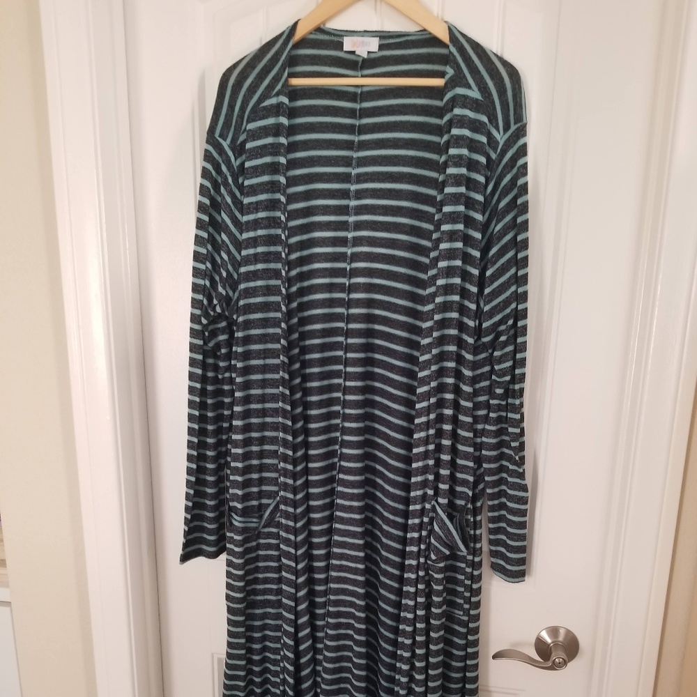 XL Sarah - Lularoe - Mint & Charcoal